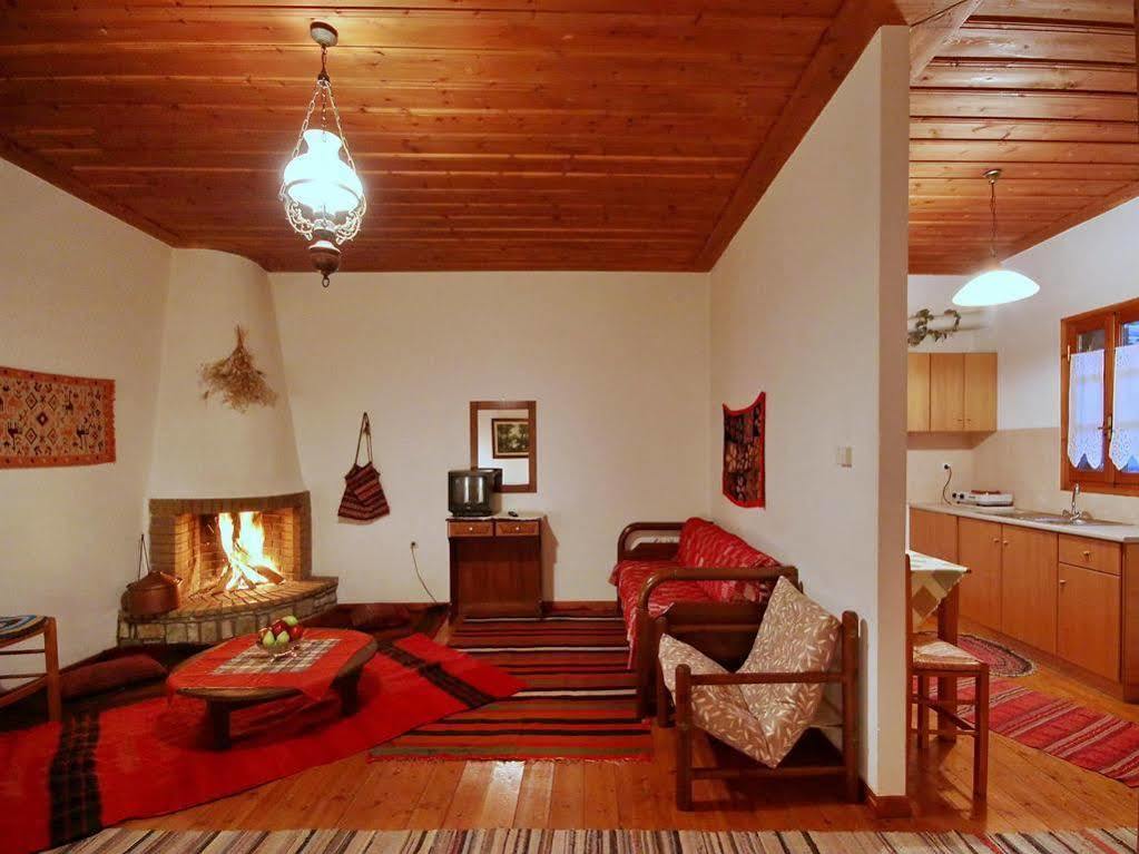 Andrea Sofi Guesthouse ديميتسانا المظهر الخارجي الصورة